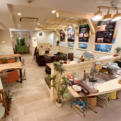 かわいらしい雰囲気の店内