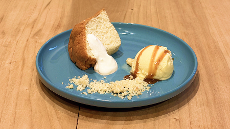 自家製 バニラシフォンケーキ